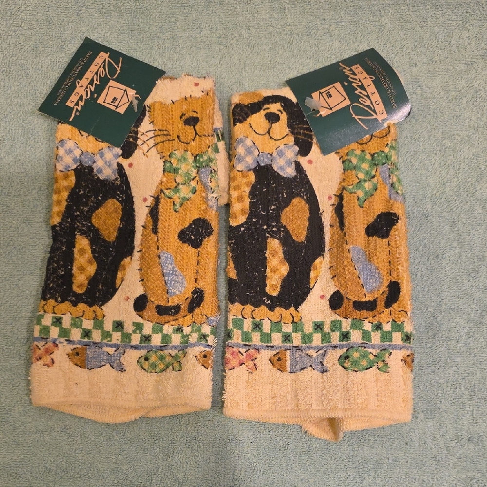 Playful Cat Design Wash Cloths - Cream and Black